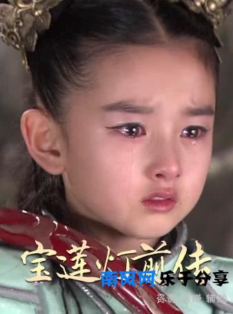 宋祖儿20岁才上大学，晒军训照清纯可爱，自嘲要去美黑了！