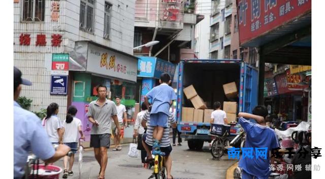 在农村有很多人都说自己的子女月收入过万，这是真的吗？