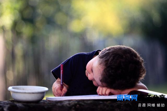 一切情感表达都如泥牛入海，养育孩子，要警惕“童年情感缺失”