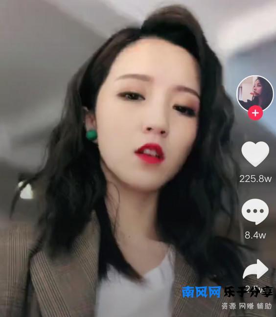 被封一年后的莉哥首次露脸，网友：这还是当年的莉哥吗？