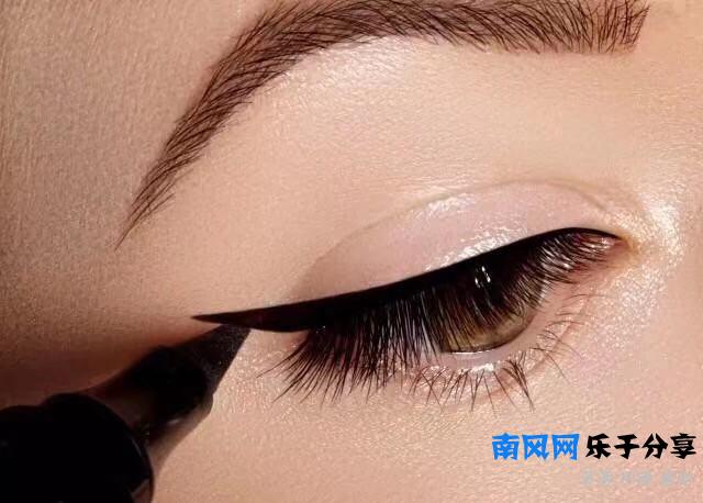 眼线液干了怎么办？这3个“妙招”得学会，关键时刻能用上
