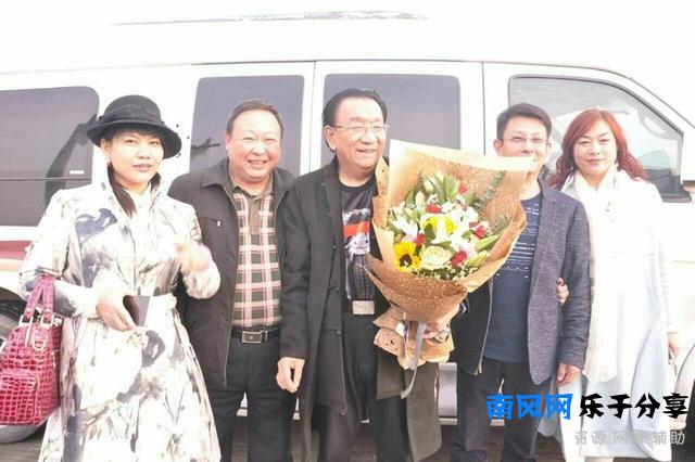 侯宝林家事：长子长孙不是侯震另有其人，歌手谢东是侯耀文弟弟？