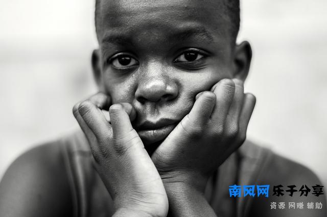 贫穷真的只能自卑的活着吗？那如何走出贫穷的状态？