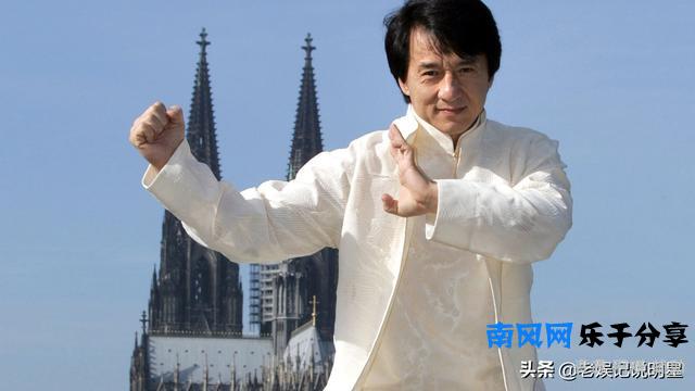 成龙本名房仕龙，成龙为啥叫陈港生