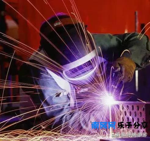 化学元素周期表顺口溜来记，实在太简单，化学元素从小就要开始学