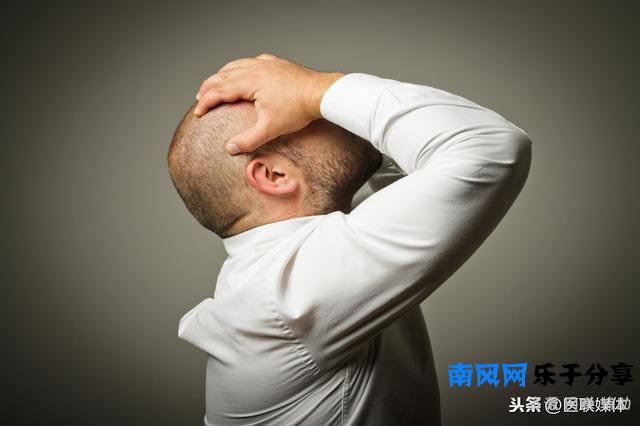 陷入抑郁症的人，早期多有3个表现，不要忽视了