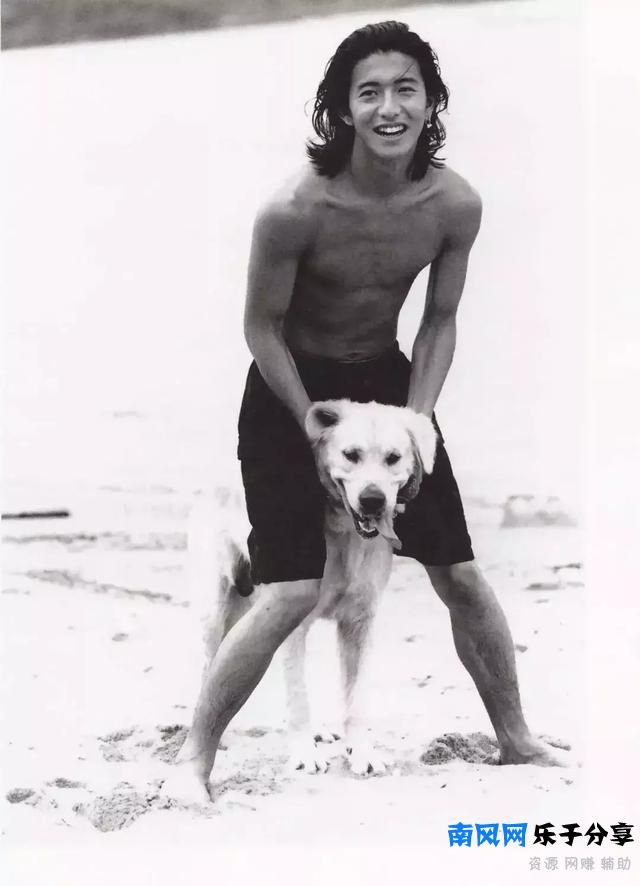 他穿啥就火啥，连陈浩南发型都学他！木村拓哉才是潮牌带货大神