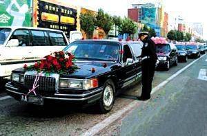 加长林肯婚车多少钱（租车加长林肯一天价格）