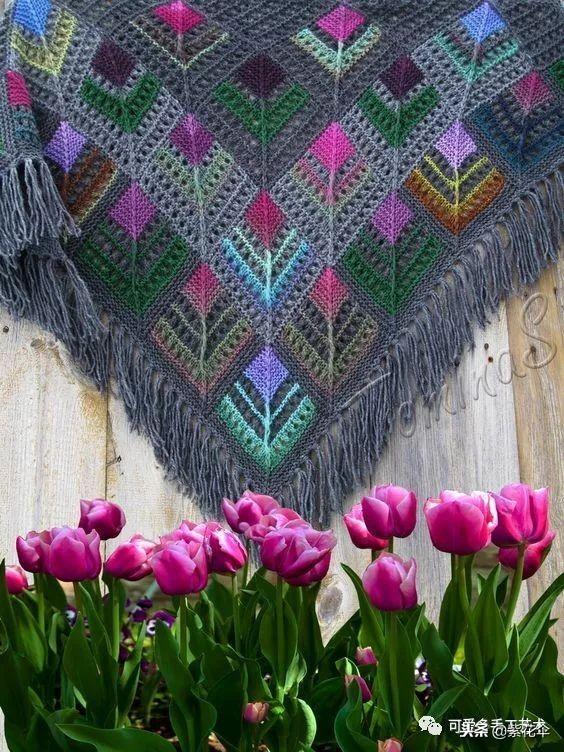 三角巾的系法图解（女士三角巾的系法图解）