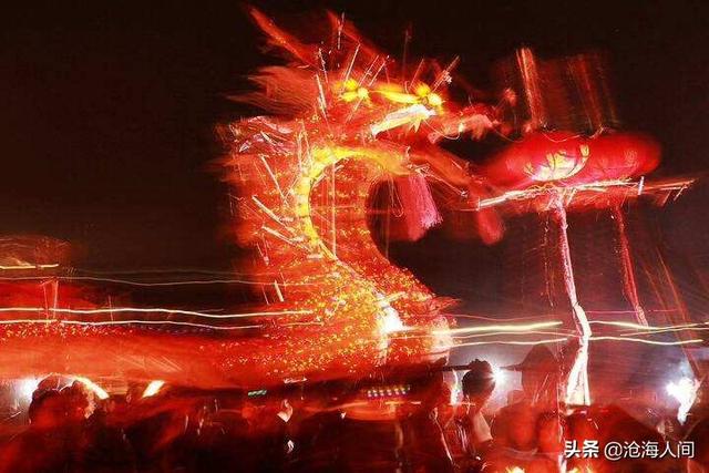 灯火阑珊是什么意思（灯火阑珊比喻什么）