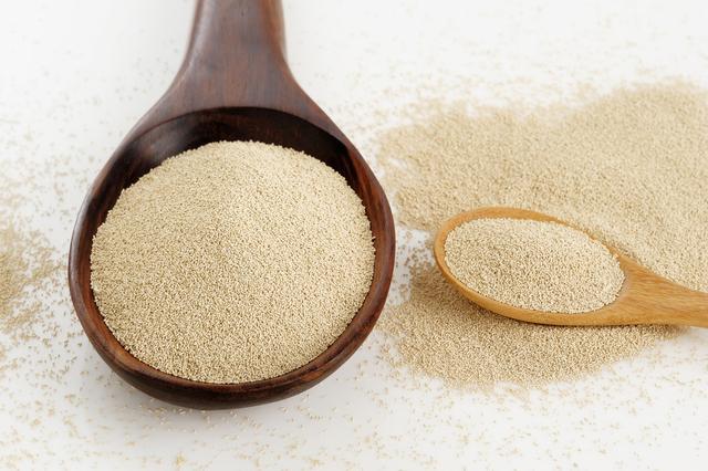 泡打粉是什么（泡打粉和小苏打、酵母的区别）