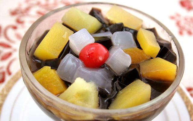 龟苓膏的作用与功效（龟苓膏的做法与配方）