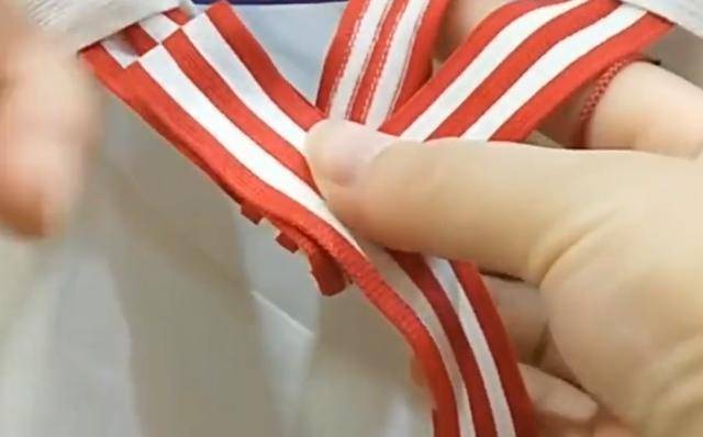 蝴蝶结怎么打（一步一步教打蝴蝶结）