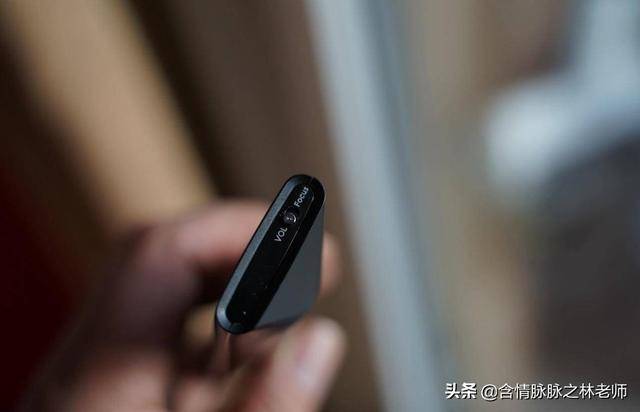 极米和坚果投影哪个好?投影仪选坚果还是极米