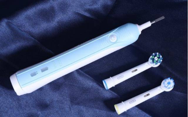 电动牙刷哪个好（牙医不建议用电动牙刷）