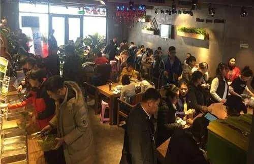 大家开麻辣烫有亏的吗(干了一年麻辣烫赔钱)