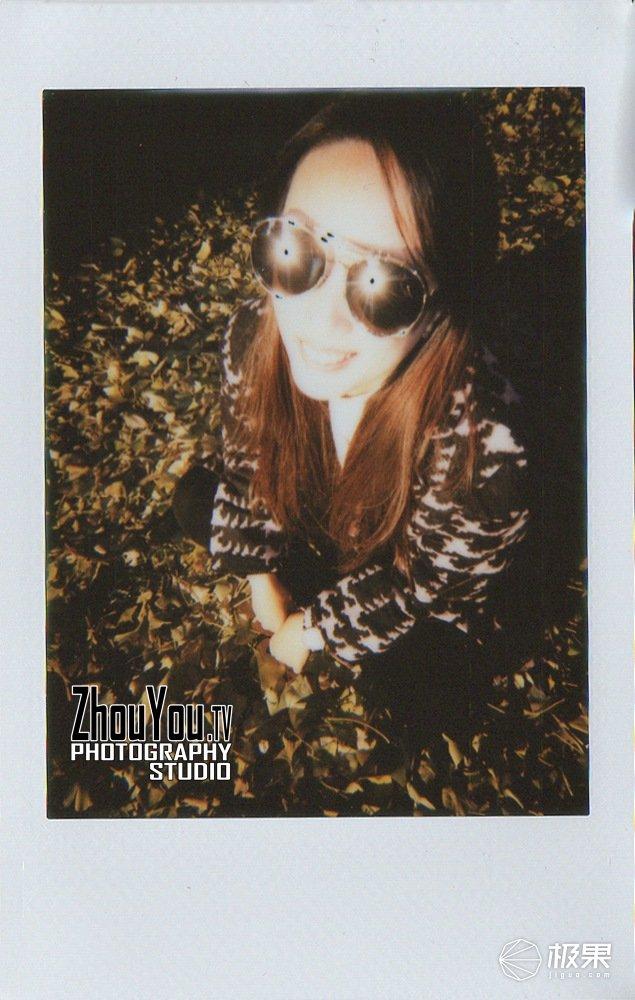 拍立得怎么用（拍立得怎么装相纸）