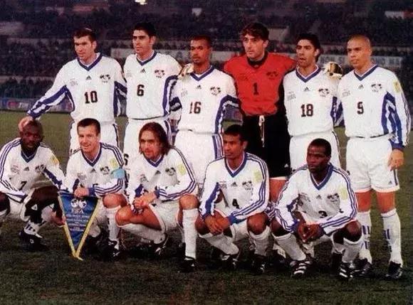 “小世界杯”当年有多辉煌？看意大利大战世界明星联队就知道了