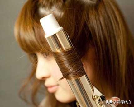 卷发棒怎么用（自己卷头发的步骤图解）