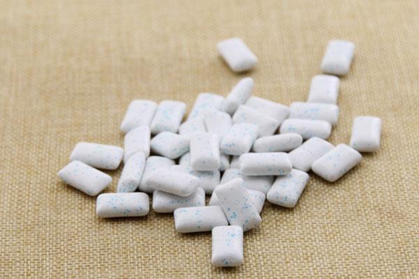 口香糖咽下去怎么办（口香糖咽下去会怎么样）