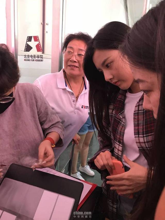 吴磊北电报到 新生发言,宿舍照片曝光!