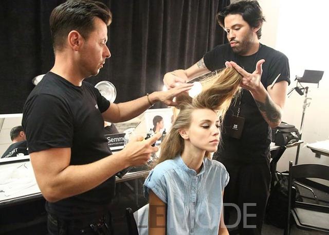 如何使用卷发棒(新手怎么使用卷发棒)