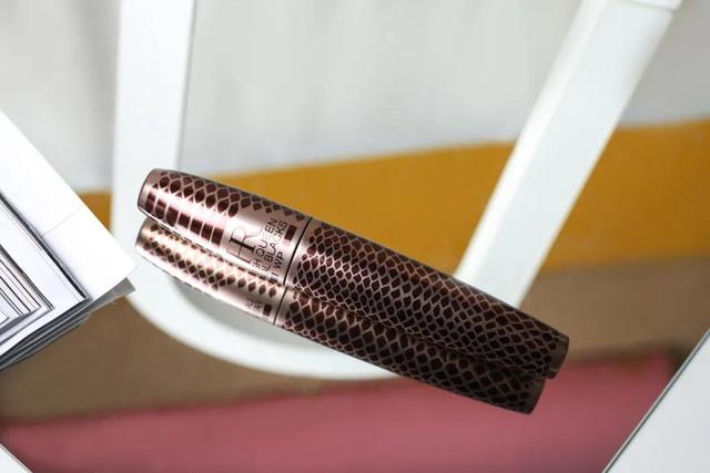 什么睫毛膏最好用（什么品牌睫毛膏好用不晕妆）