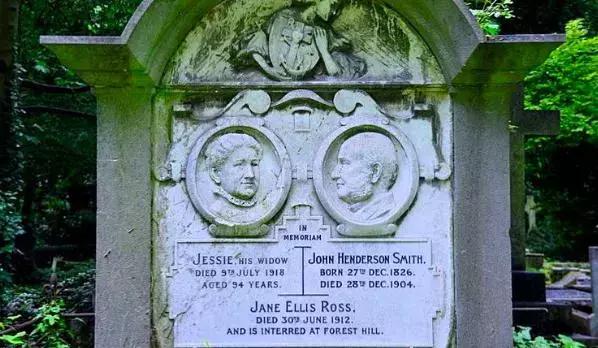 波丽莱多里的传说 英国古堡闹鬼事件！