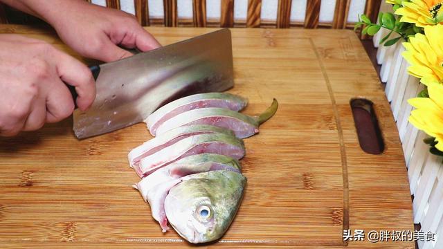 鲳鱼怎么做好吃又简单（家常鲳鱼的做法大全）