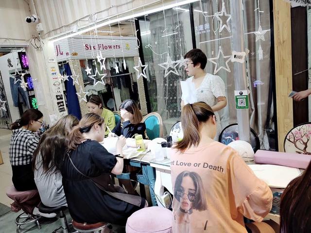 怎么开美甲店（一个新手怎么开美甲店）