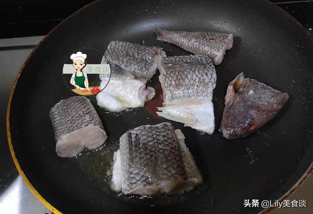 煎鱼不掉皮的五个妙招(怎样煎鱼不粘锅不掉皮)