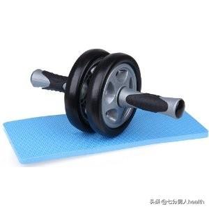 健腹轮如何使用，能够帮助练出腹肌？