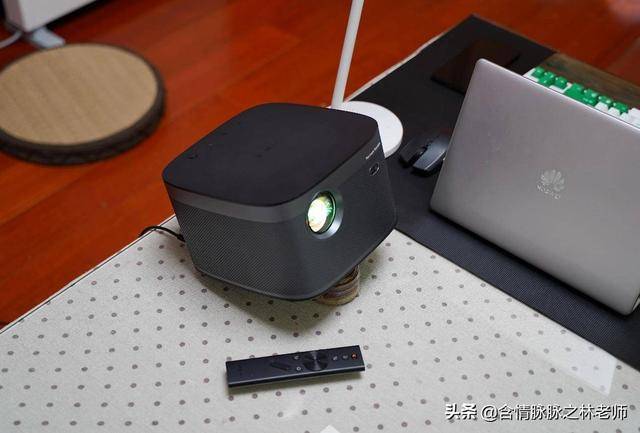 极米和坚果投影哪个好?投影仪选坚果还是极米