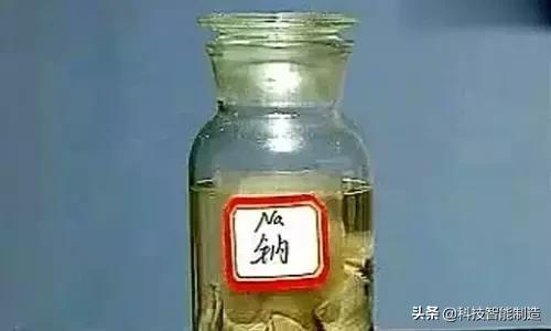 化学元素周期表顺口溜来记，实在太简单，化学元素从小就要开始学