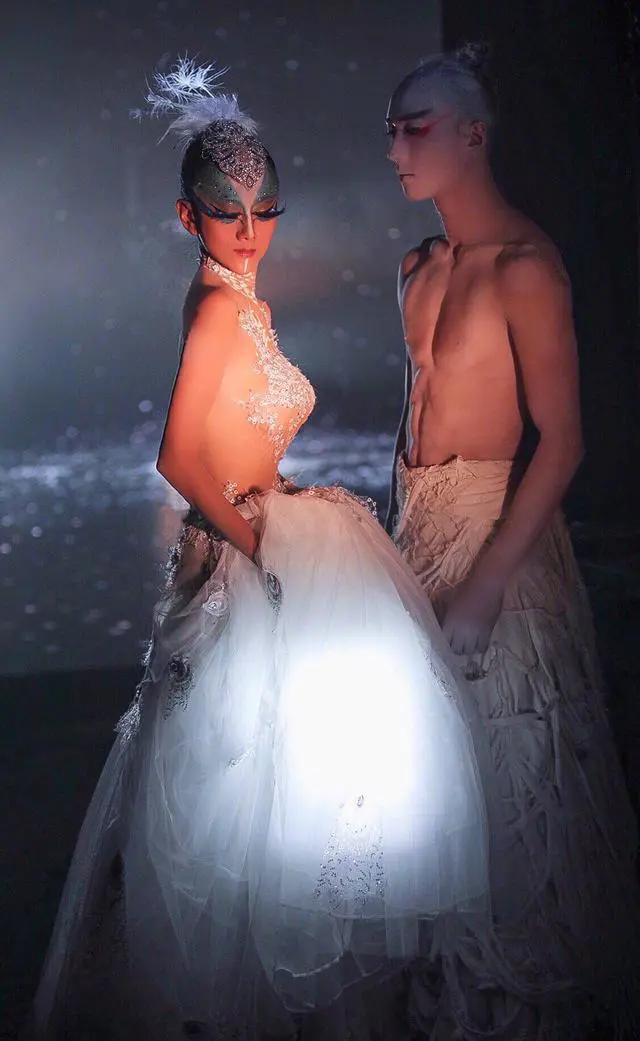 刘淳晴杨丽萍晚年生活，吃饭穿衣靠人伺候！