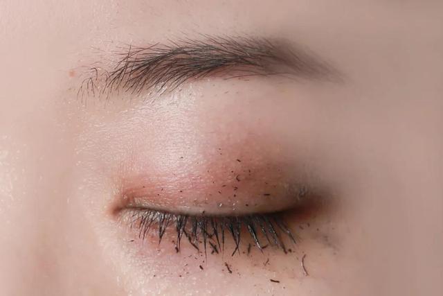 什么睫毛膏最好用（什么品牌睫毛膏好用不晕妆）