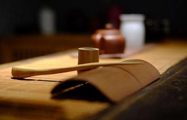 人走茶凉的意思是啥（人走茶凉真正的含义）