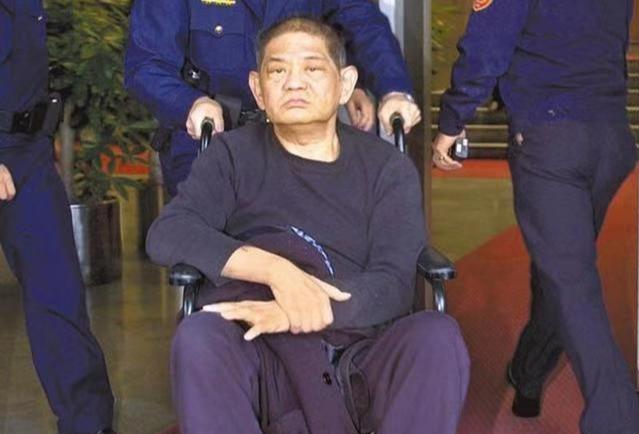 黄任中有哪些女人（黄任中的一生传奇）