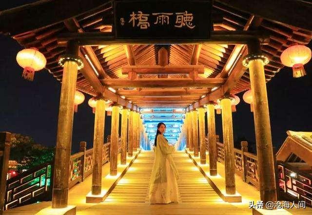 灯火阑珊是什么意思（灯火阑珊比喻什么）