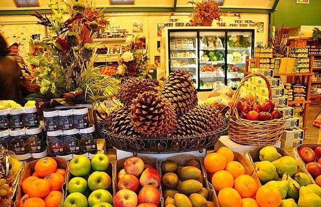 开水果店赚钱吗（本人做水果生意8年了）