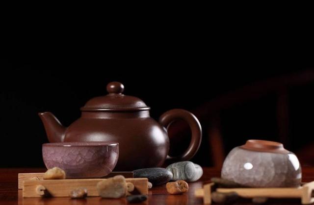 人走茶凉的意思是啥（人走茶凉真正的含义）