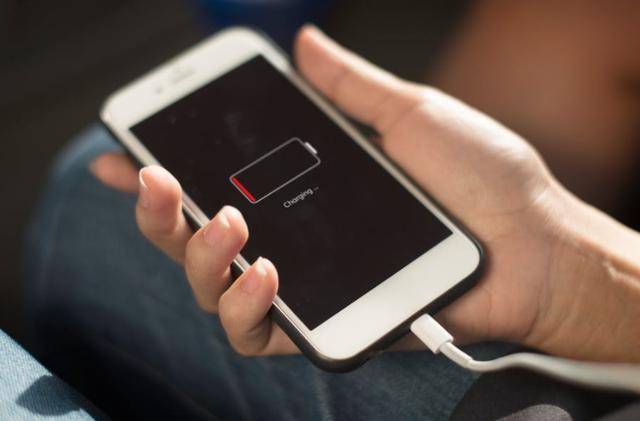 手机第一次充电注意事项（新手机充电注意事项）