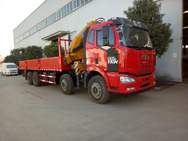 随车吊多少钱（随车吊出车一次多少钱）