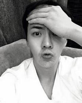 10月10日卖萌日 不卖萌可耻的日子里回顾一下明星卖萌照吧！