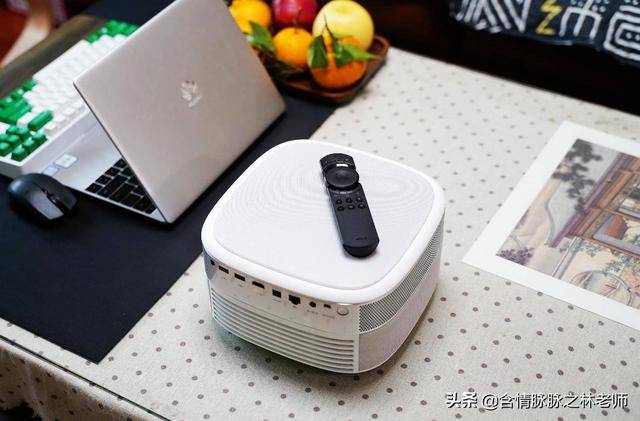 极米和坚果投影哪个好?投影仪选坚果还是极米