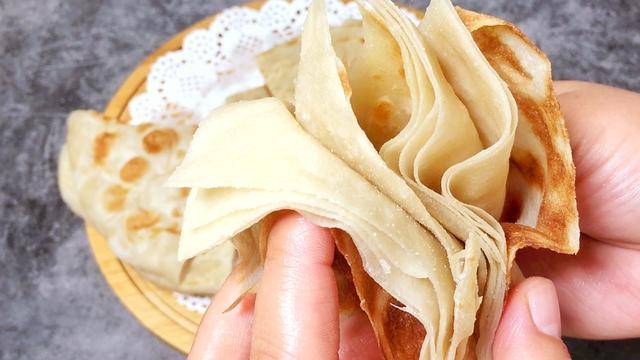 电饼铛烙饼怎么才能软(电饼铛烙饼不硬的窍门)