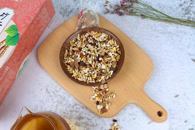 红薏米芡实茶功效（红薏米芡实茶是骗局吗）