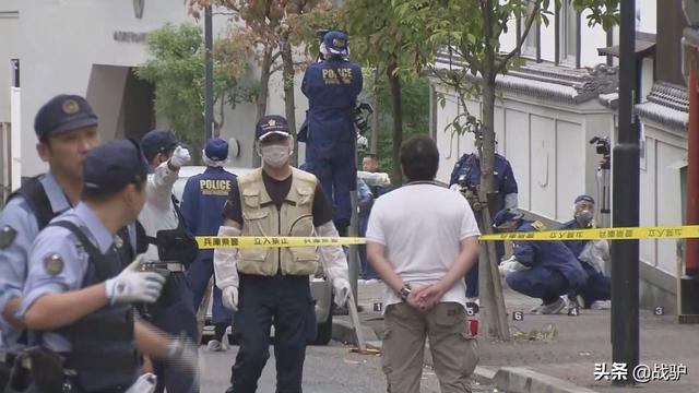 鱼贯而入造句（用鱼贯而入和愉快造句）