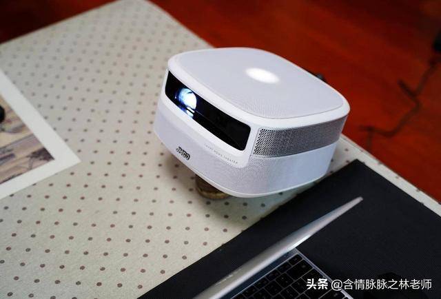 极米和坚果投影哪个好?投影仪选坚果还是极米