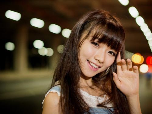 回眸一笑的意思（女人回眸一笑是表达什么）